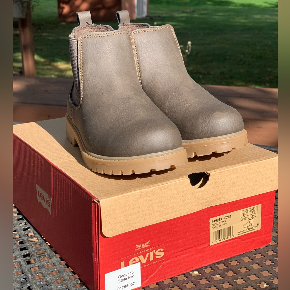 Little Kids SZ 13 Levi’s Buckley Chelsea Boots - Worn once! With Box